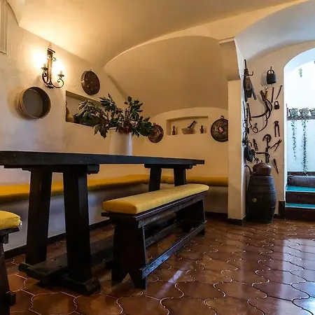 Le Colonne Villa